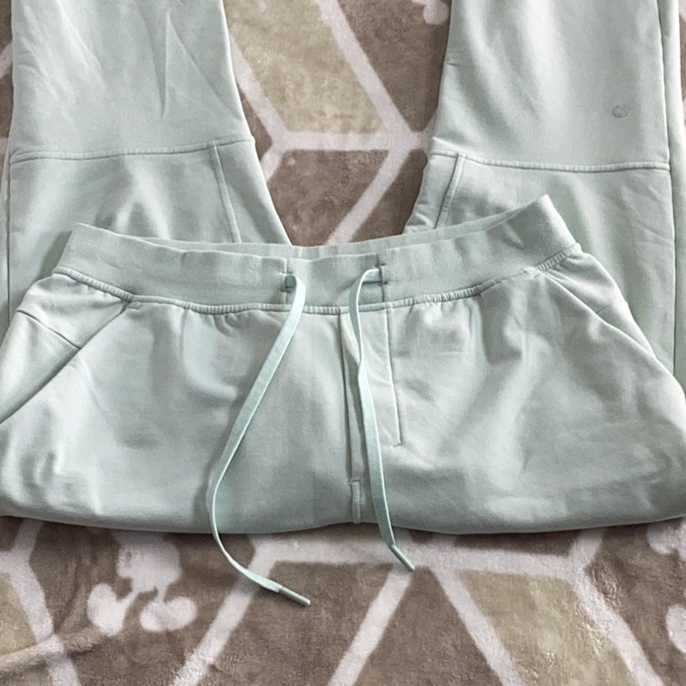 Lululemon joggers - Picture 7 of 11